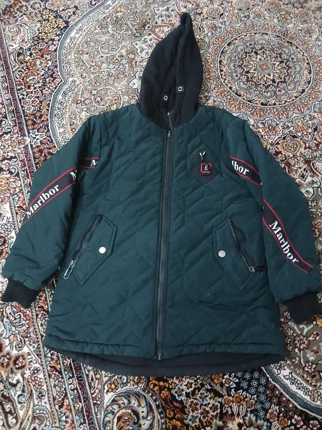 کت درحد نو|لباس|مهاباد (آذربایجان غربی), |دیوار