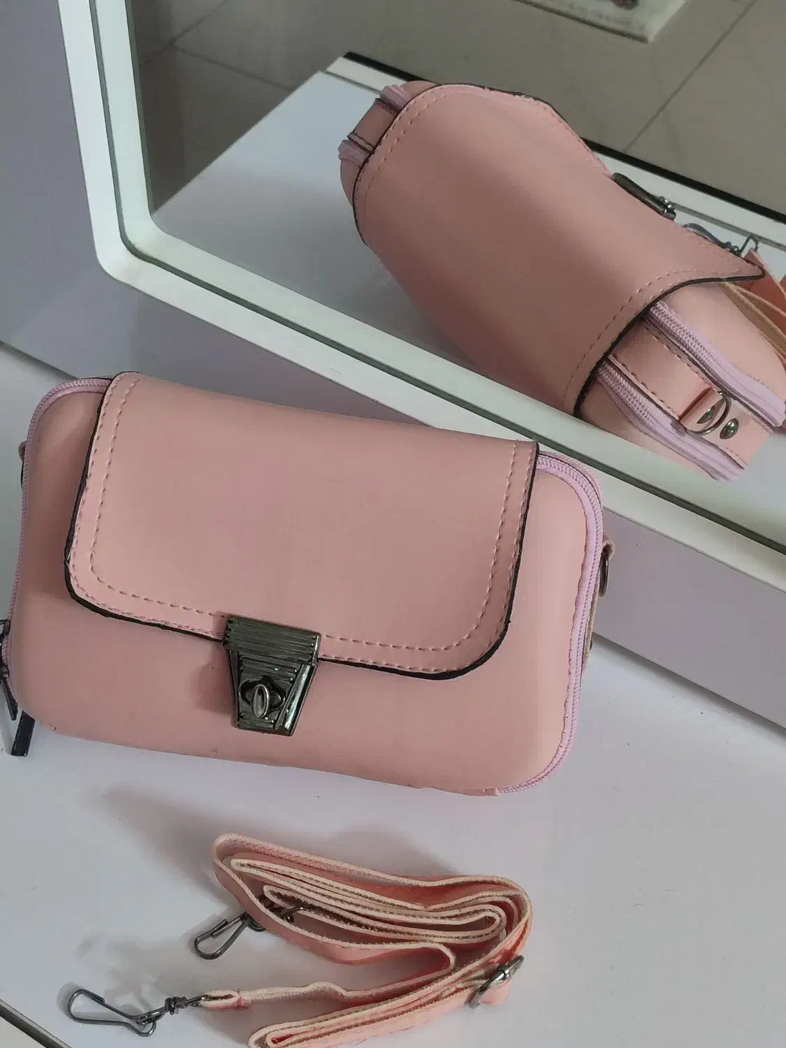 حراج کیف به قیمت خرید .فقط ۱۰۰ ۱۲۰،۱۳۰|کیف، کفش، کمربند|شاهرود, |دیوار