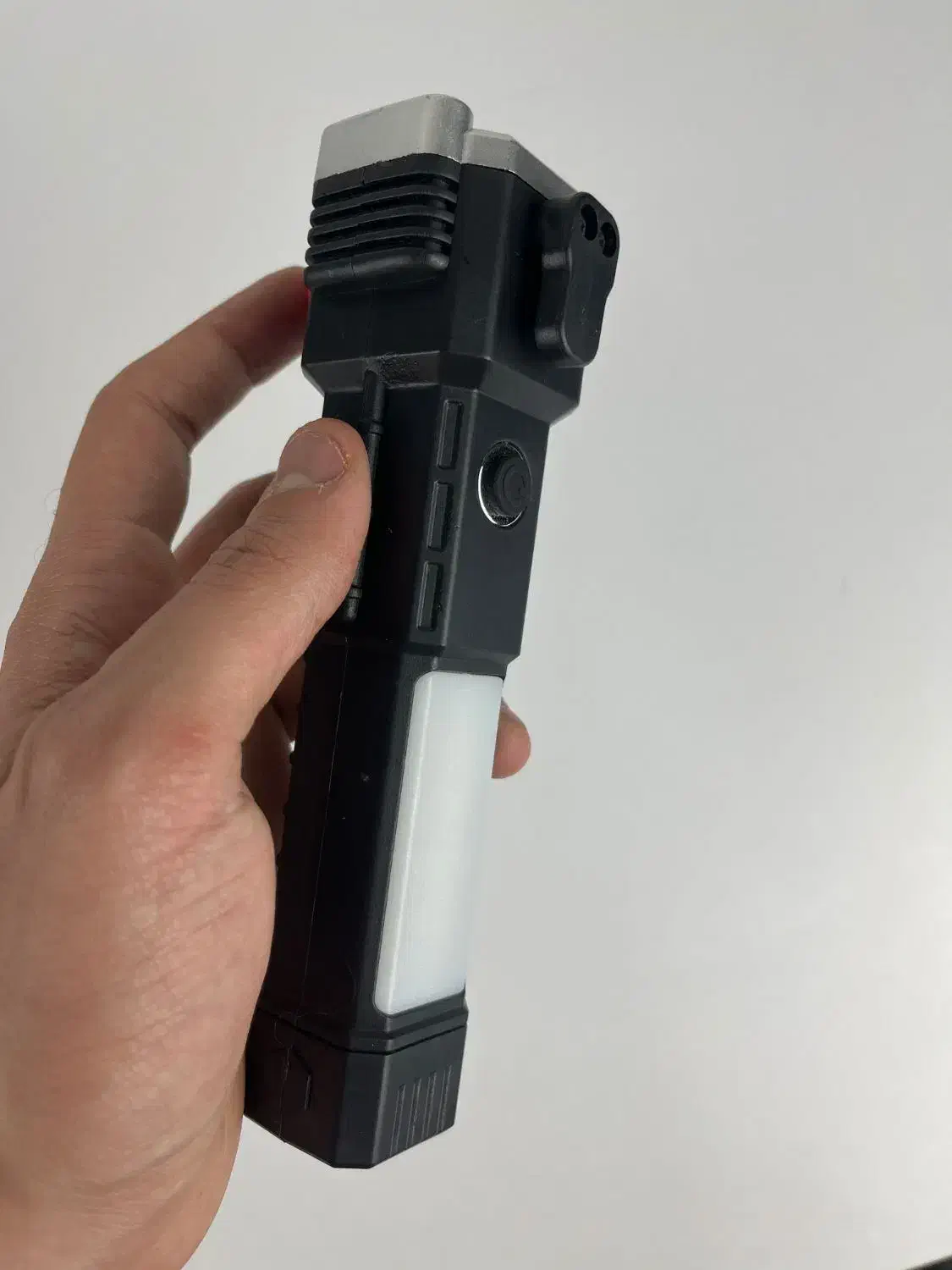 چراغ قوه اضطراری چند کاره|کوهنوردی و کمپینگ|شیراز, باغ تخت|دیوار