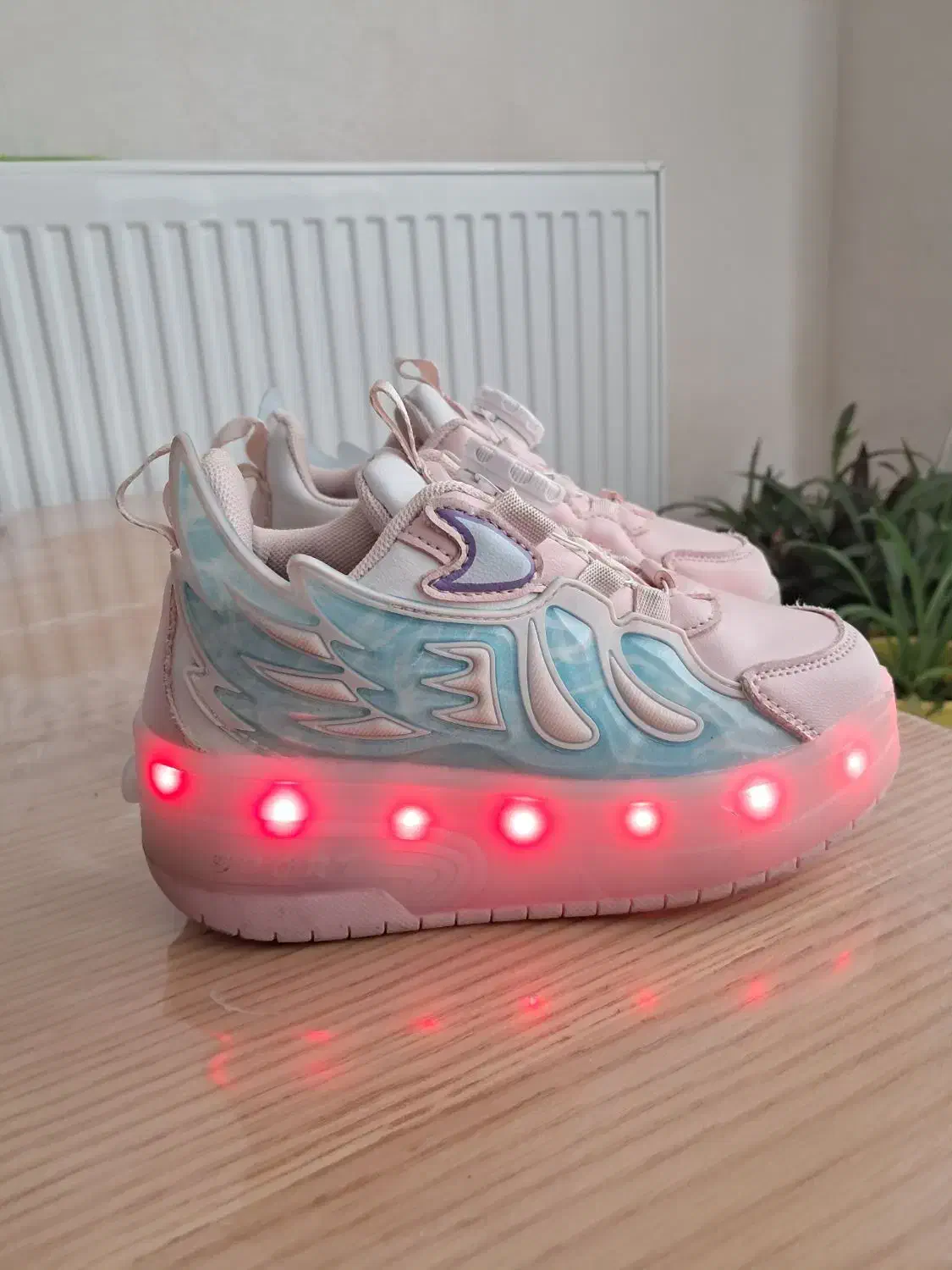 کفش اسکیتی وارداتی|دوچرخه، اسکیت، اسکوتر|شیراز, میرزاکوچک خان|دیوار