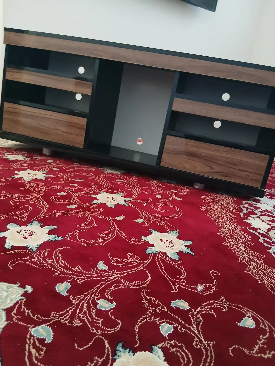 میزتلویزیون سه ماه پیش خریده شده درحدنونو|میز تلویزیون|جیرفت, |دیوار