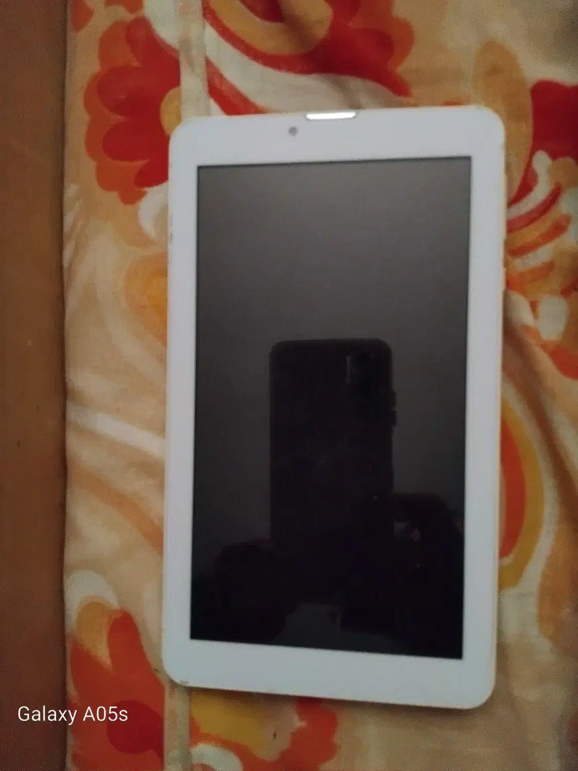 تبلت اوراقی|تبلت|سبزوار, قلعه‌نو دهزار|دیوار