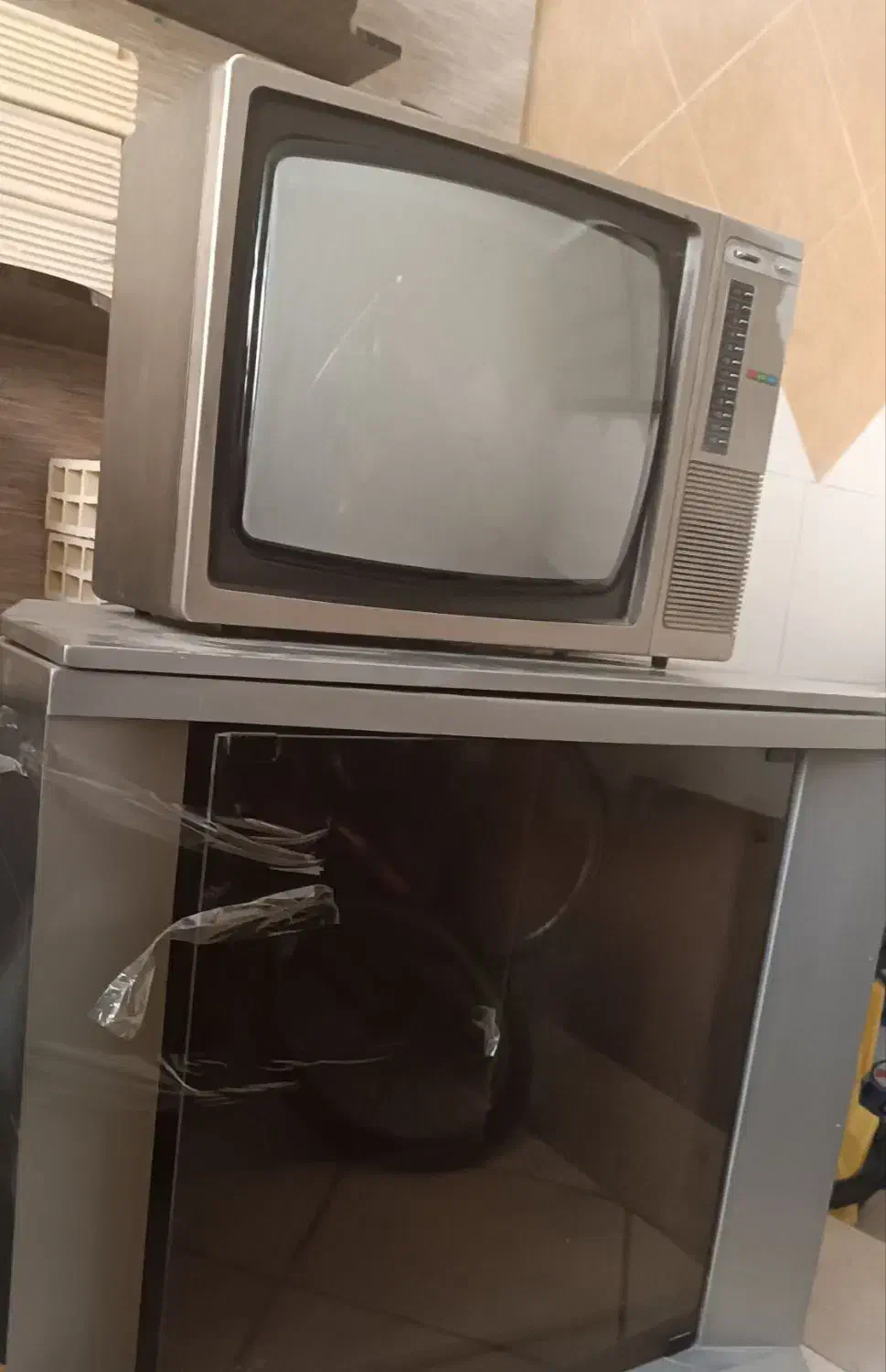 یه سری لوازم قدیمی و عتیقه به قیمت توافقی|کلکسیون اشیاء عتیقه|اردستان, |دیوار