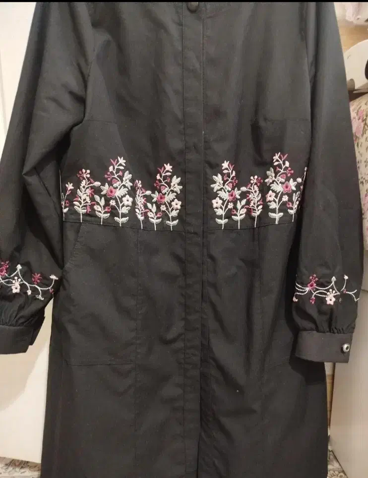 دو دست مانتو گلدوزی|لباس|قم, شاه احمد قاسم|دیوار