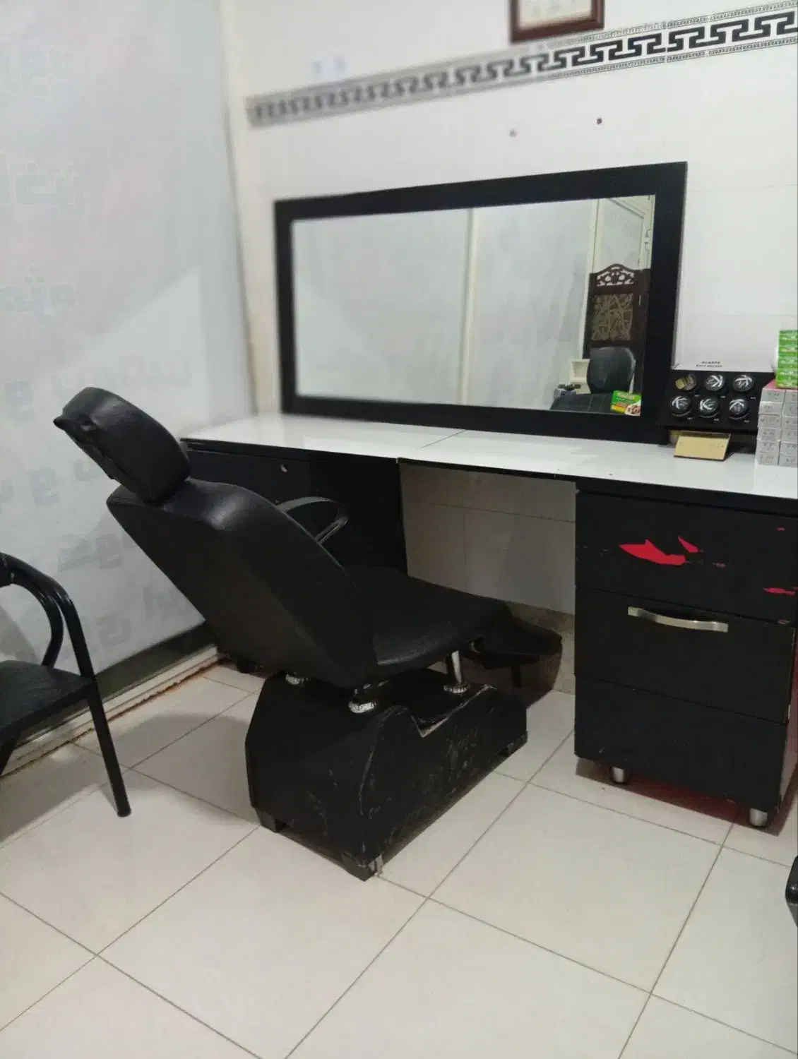 صندلی و وسایل سالن زیبایی|آرایشگاه و سالن‌های زیبایی|پاکدشت, حصار امیر|دیوار