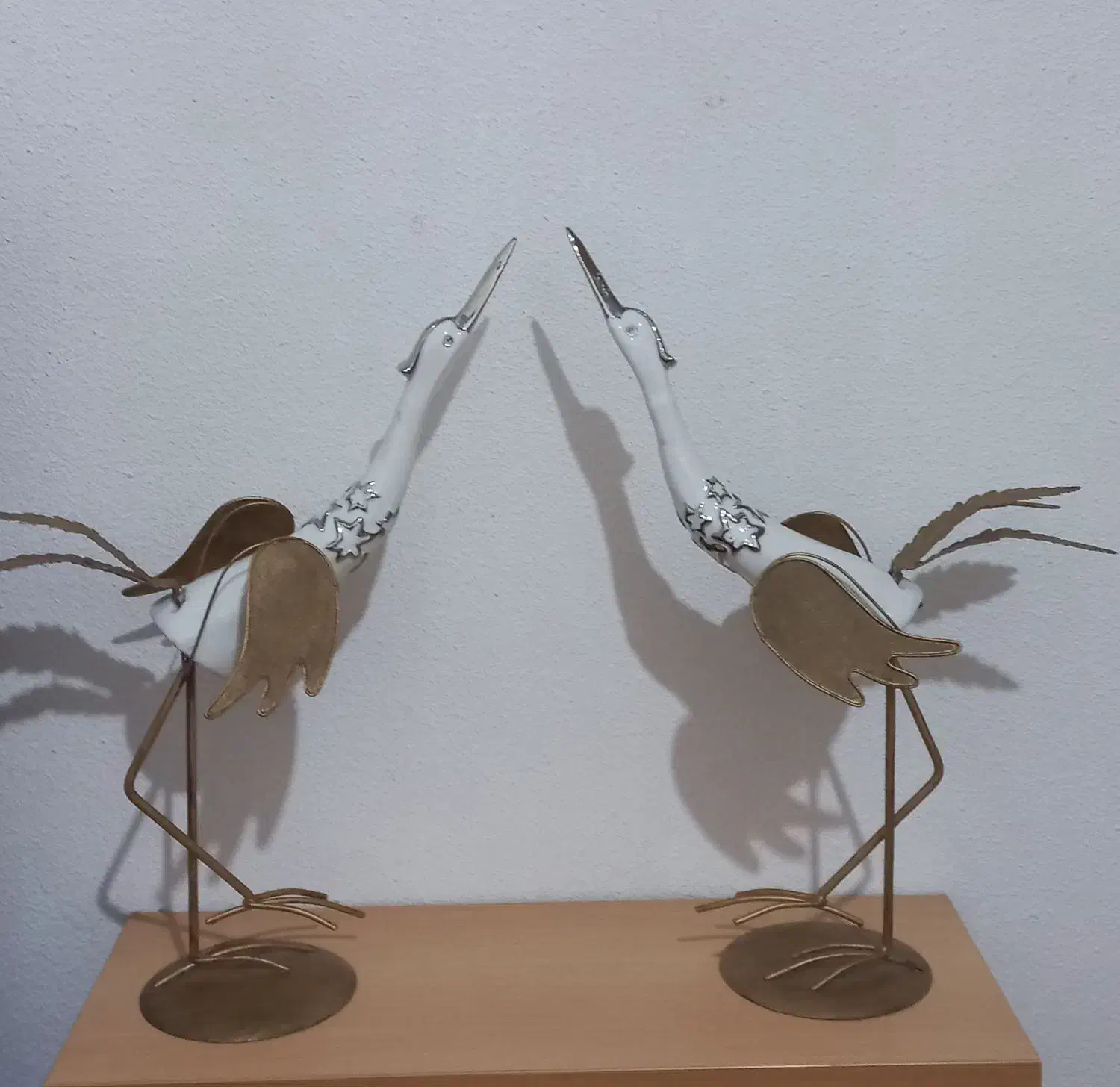 دوعدد مجسمه|مجسمه، تندیس، ماکت|بندر انزلی, سپه|دیوار