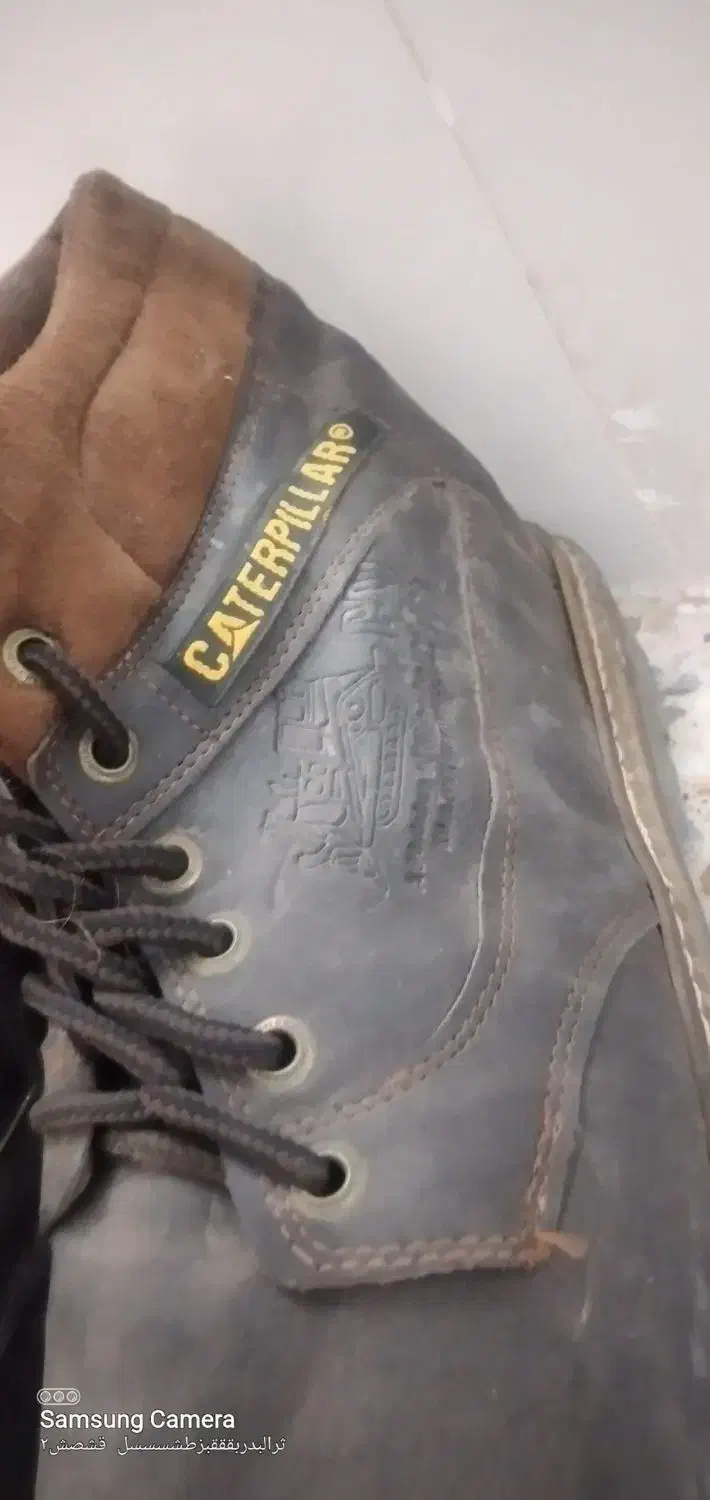 چندجفت کفش|کیف، کفش، کمربند|جرقویه, |دیوار