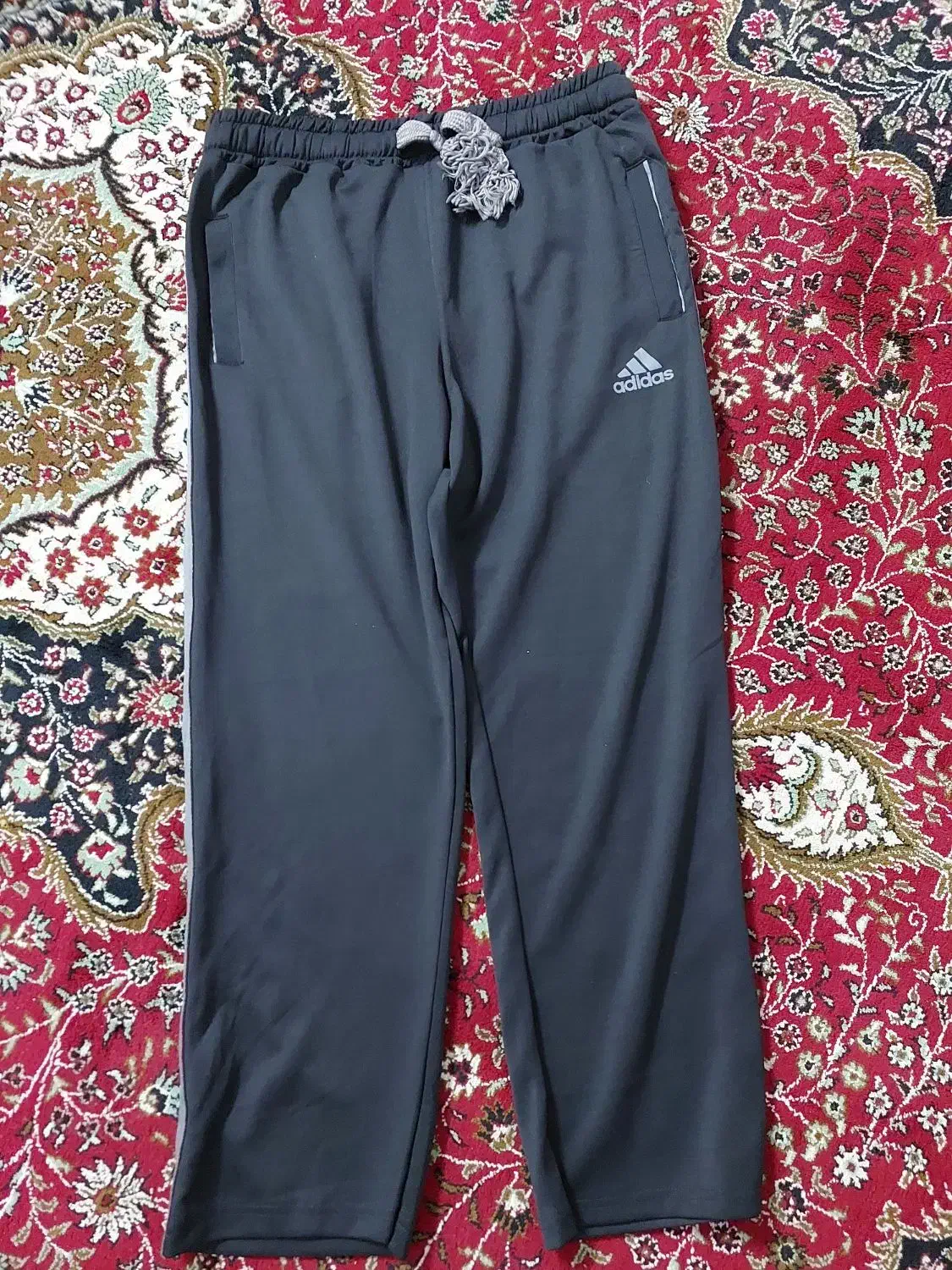 لباس و شلوار|لباس|قم, انسجام|دیوار