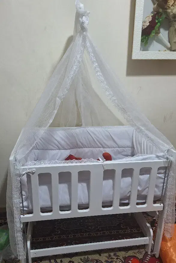 گهواره کنار تختی|تخت و صندلی بچه|دهدشت, |دیوار