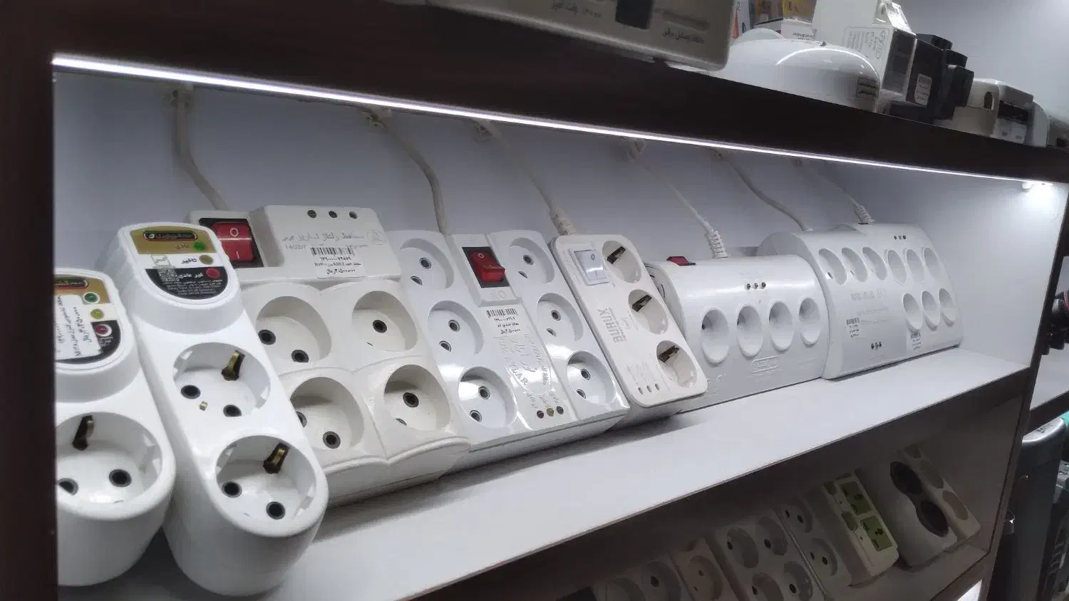 محافظ،محافظ زیر کنتوری،سه راهی و سه راهی بدون سیم|سایر لوازم برقی|قم, چهل درخت|دیوار