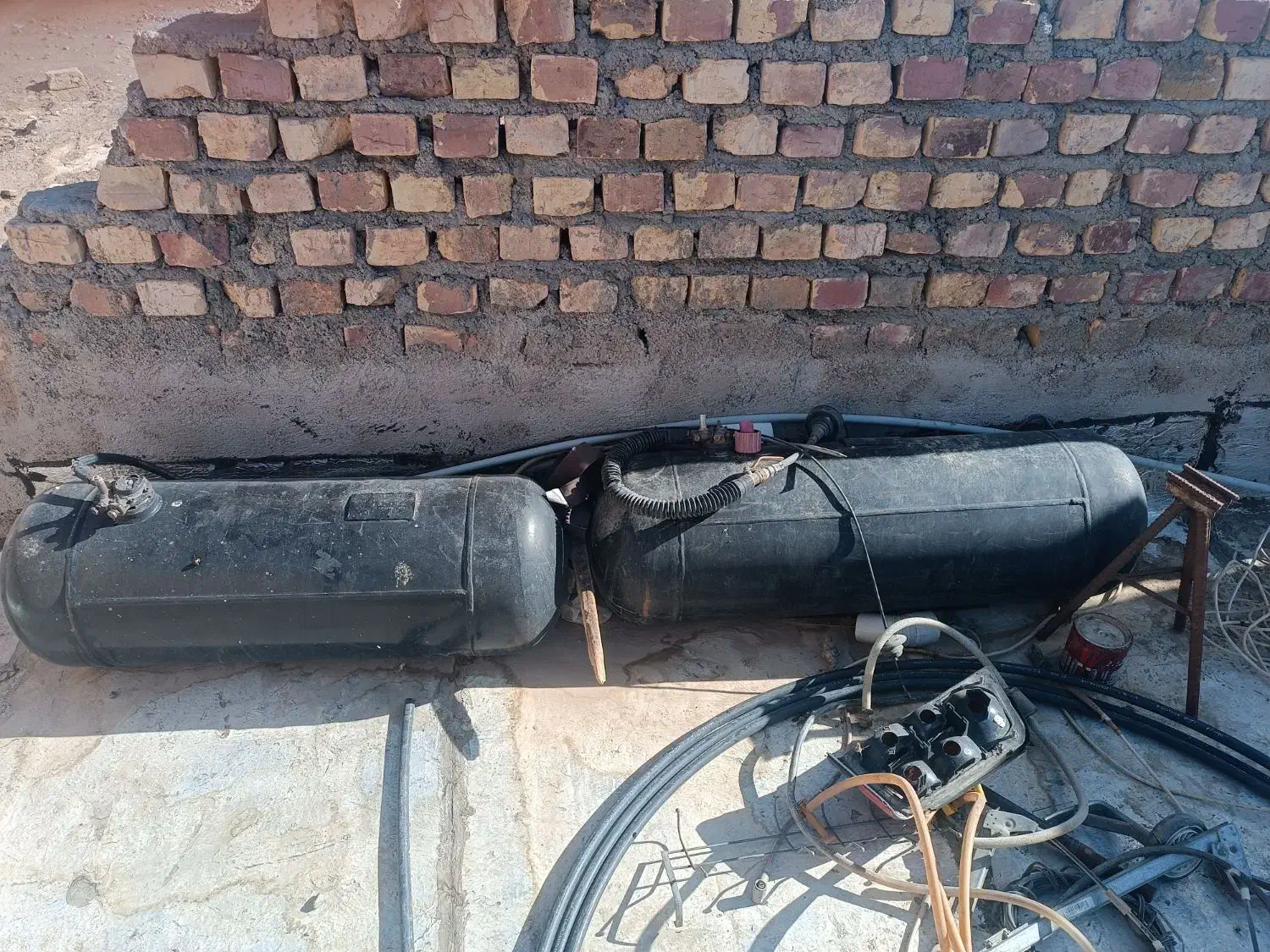 دو عدد منبع گاز ال پی جی|قطعات یدکی و لوازم جانبی|زابل, |دیوار