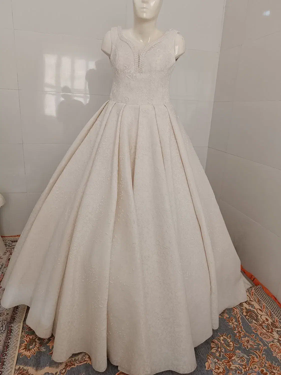 لباس عروس|لباس|گرمخان, |دیوار