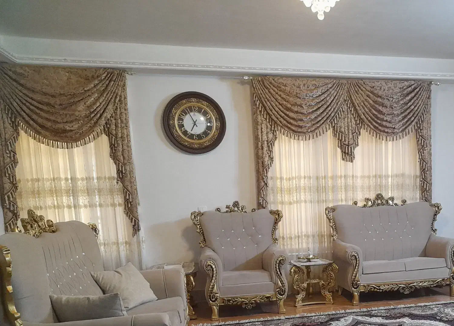 مبل سلطنتی ۹ نفره|مبلمان خانگی و میز عسلی|صدرا-فارس, فاز ۱|دیوار