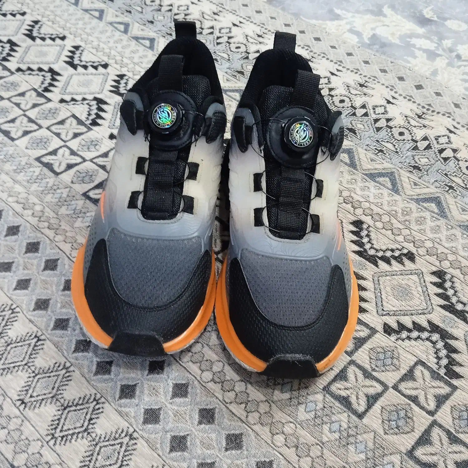 کتونی ویک گل با گلدون|کیف، کفش، کمربند|پاکدشت, پاکدشت (مامازند)|دیوار