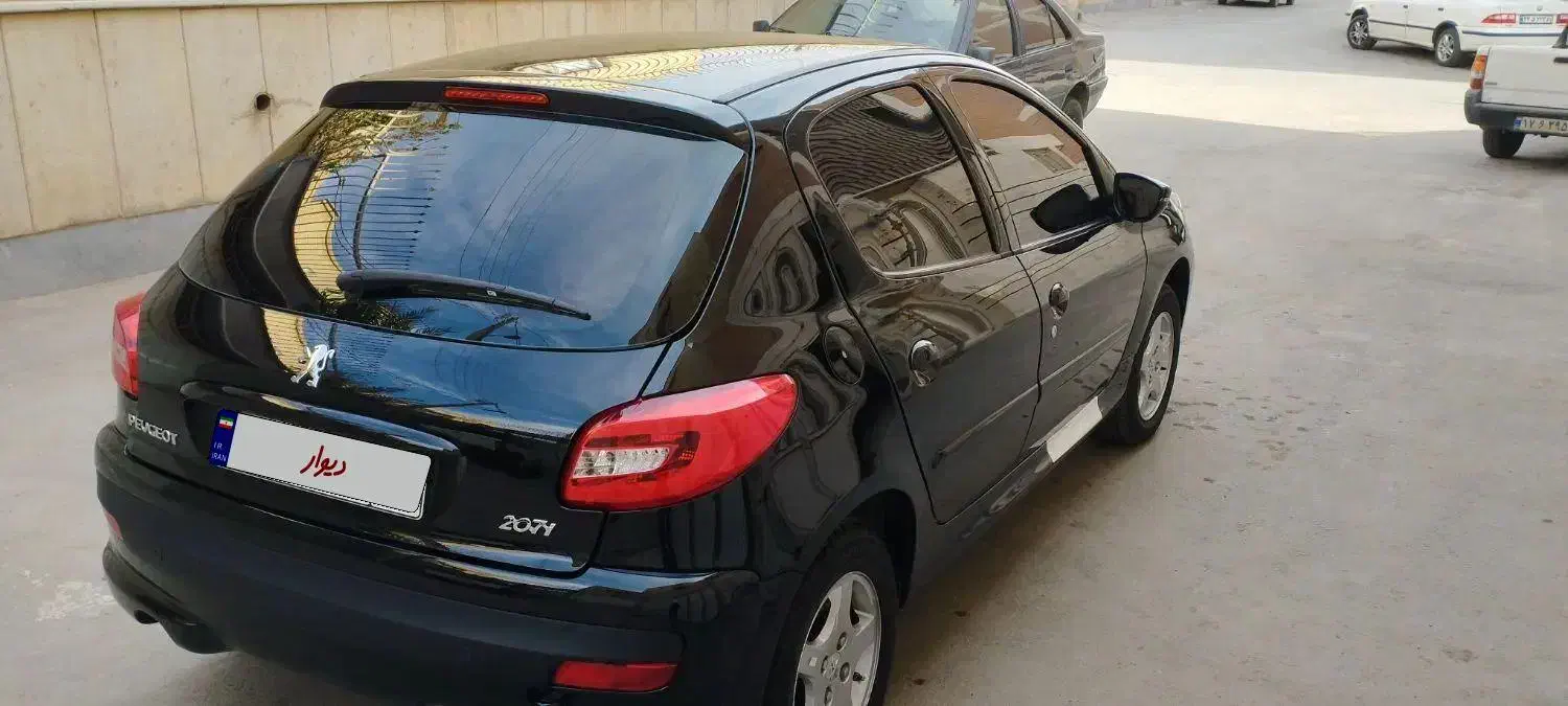 207 اتوماتیک مدل 1403|خودرو سواری و وانت|اصفهان, ابر|دیوار