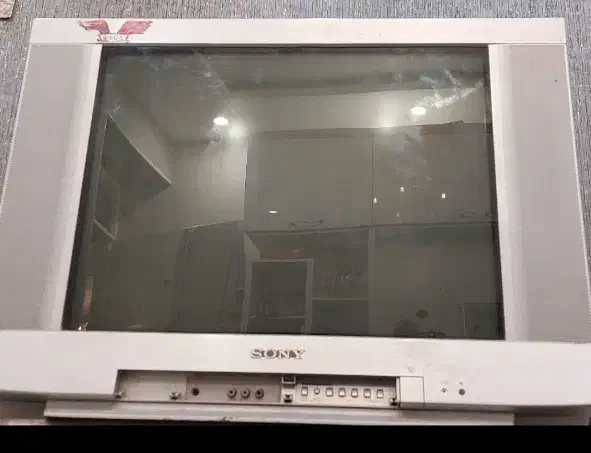 تلویزیون 28 اینچ سونی، میز و پخش کننده|تلویزیون و پروژکتور|زاهدان, |دیوار