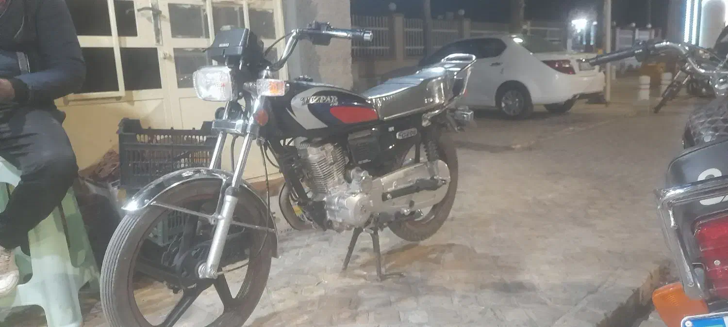 تیز پر ۲۰۰ در حد صفر|موتورسیکلت|سرایان, |دیوار