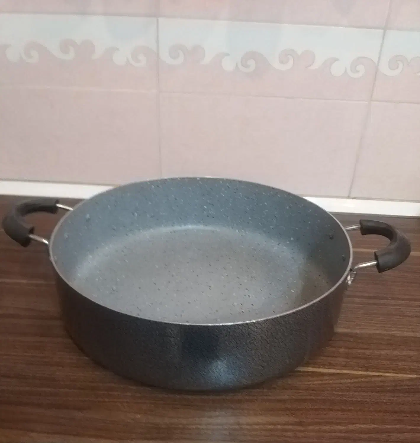 ماهیتابه نوی نو|ظروف پخت‌وپز|دیلمان, |دیوار