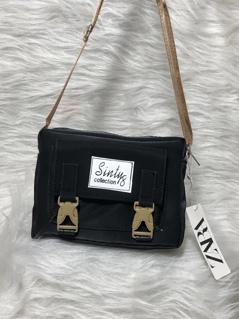 کیف دو سگگ|کیف، کفش، کمربند|شیراز, تندگویان|دیوار