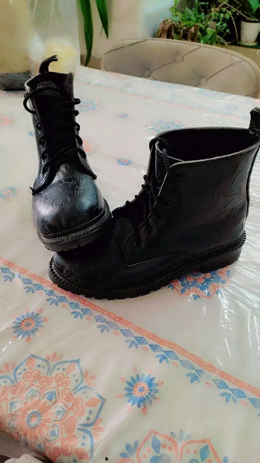 فروش چند جفت کفش سایز24.26.38|کفش و لباس بچه|فسا, |دیوار