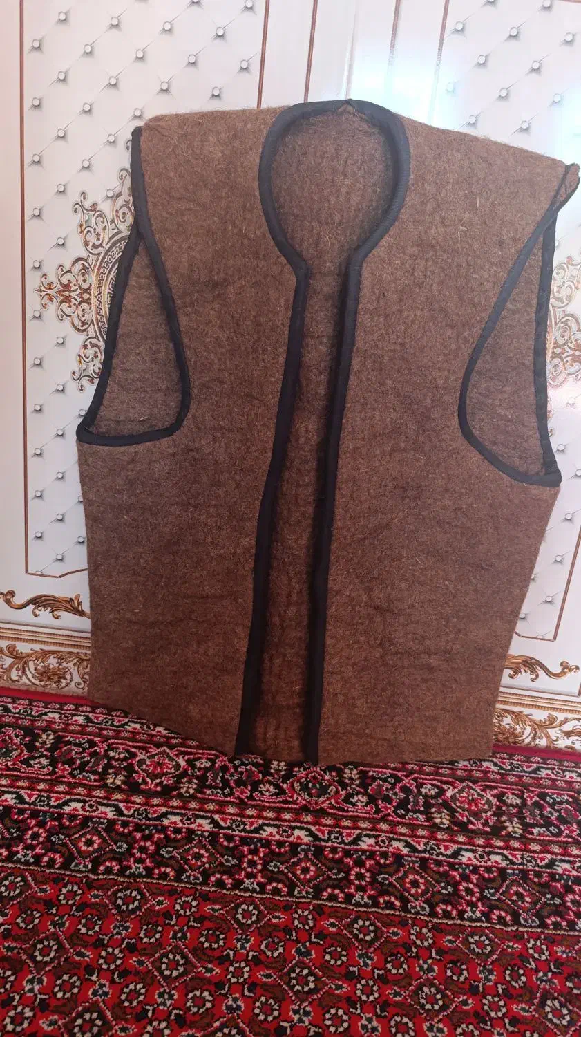 فرنجی|لباس|ثلاث باباجانی, |دیوار