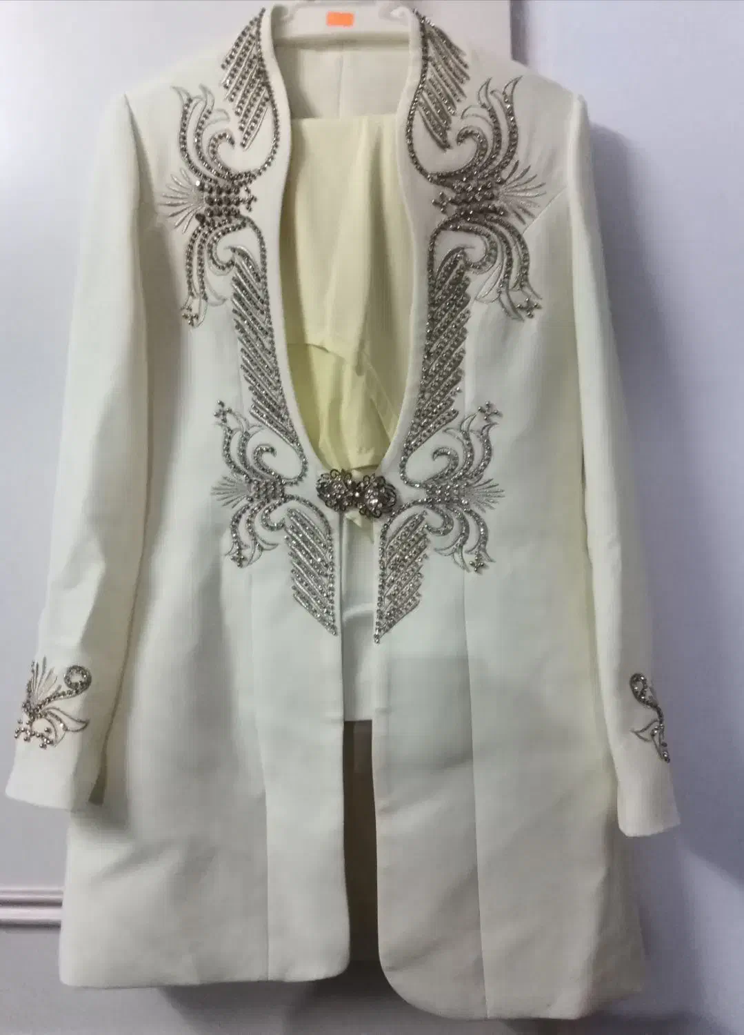 تعدادی لباس مجلسی به فروش می‌رسد|لباس|قم, جهان بینی|دیوار