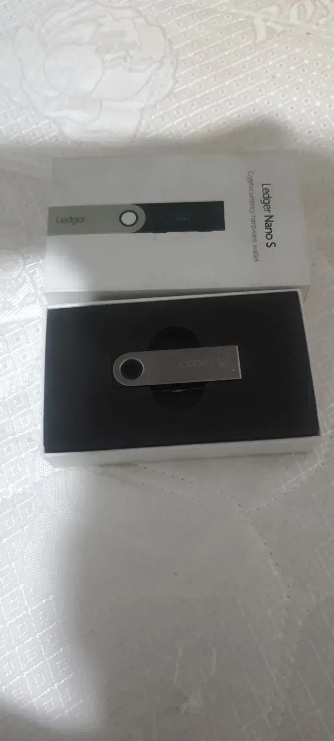 کیف پول سخت افزاری لجر نانو اس (Ledger Nano S))|قطعات و لوازم جانبی رایانه|کرمانشاه, |دیوار