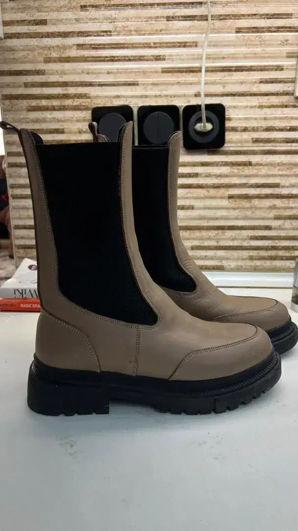 بوت زنانه سایز۴۰|کیف، کفش، کمربند|تهران, خانی آباد نو شمالی|دیوار