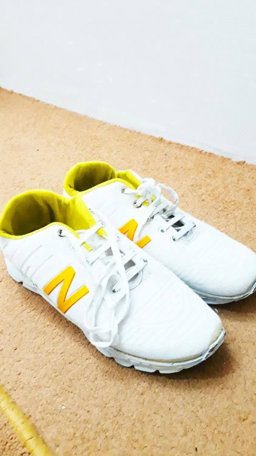 کفش سفید و زرد مدل N|کیف، کفش، کمربند|قم, شهرک امام حسن|دیوار