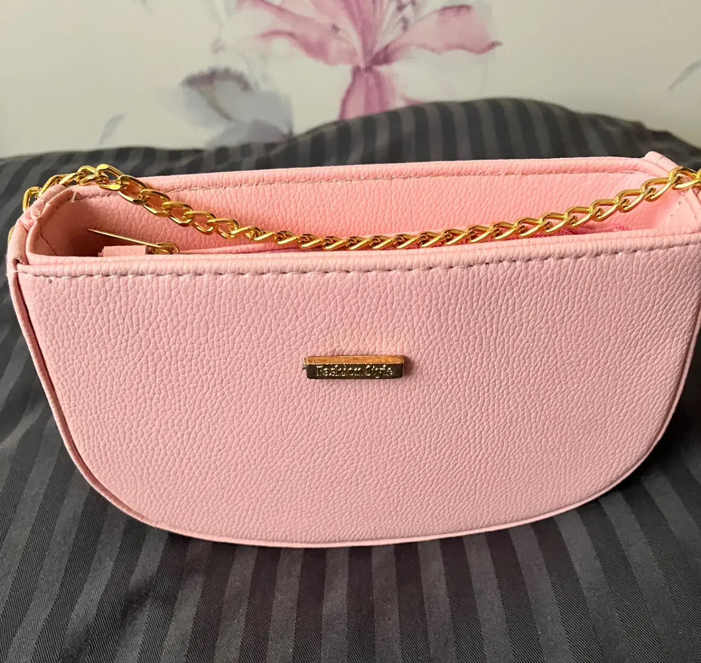 کیف رودوشی|کیف، کفش، کمربند|گنبد کاووس, |دیوار