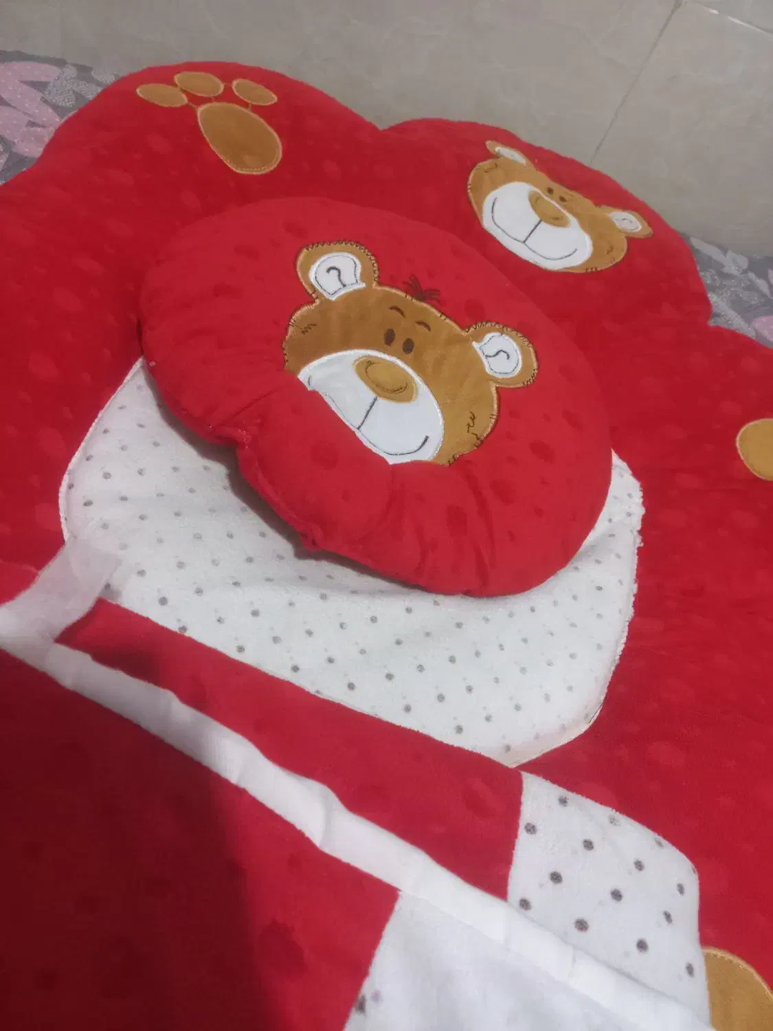 قنداق فرنگی و ست خواب کودک  درحد نو|اسباب و اثاث بچه|شیراز, شریف‌آباد|دیوار