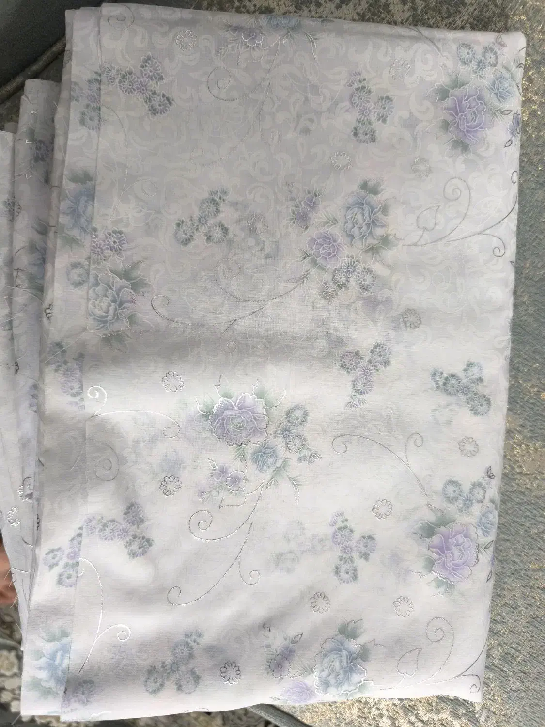 چادر عروس|لباس|ری, شهادت|دیوار