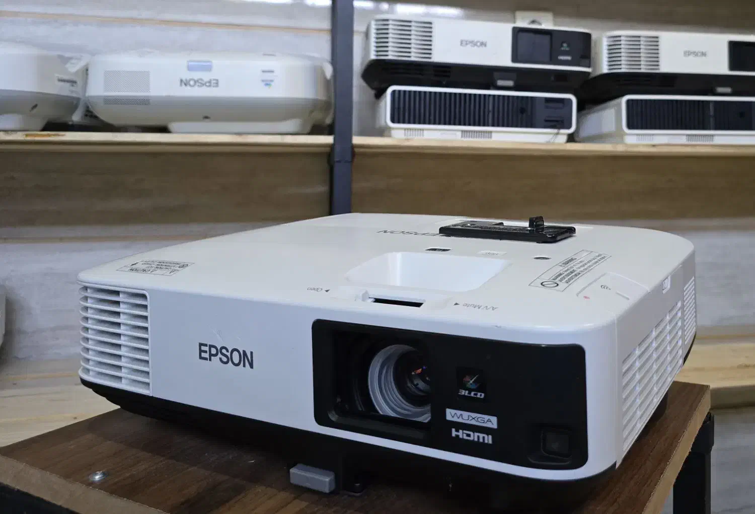 ویدئو پروژکتور Epson 1985 WU WUXGA|تلویزیون و پروژکتور|شیراز, تاچارا|دیوار
