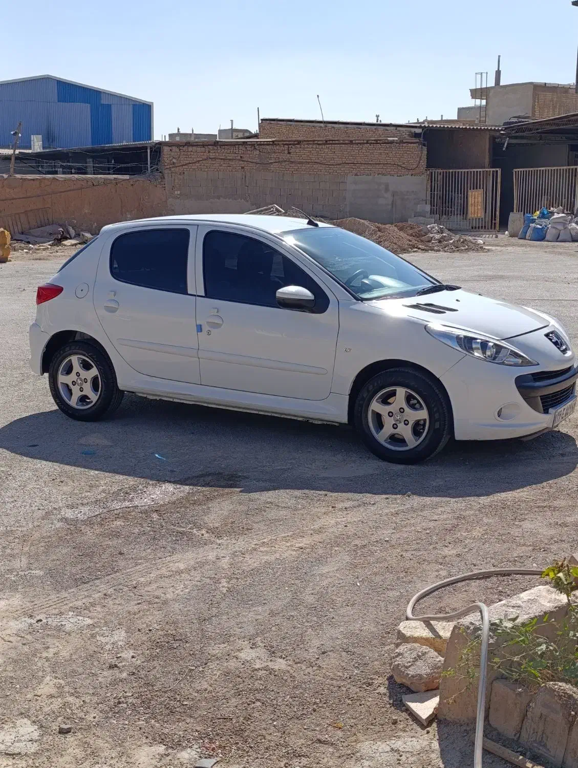 207بدون رنگ|خودرو سواری و وانت|آباده, |دیوار