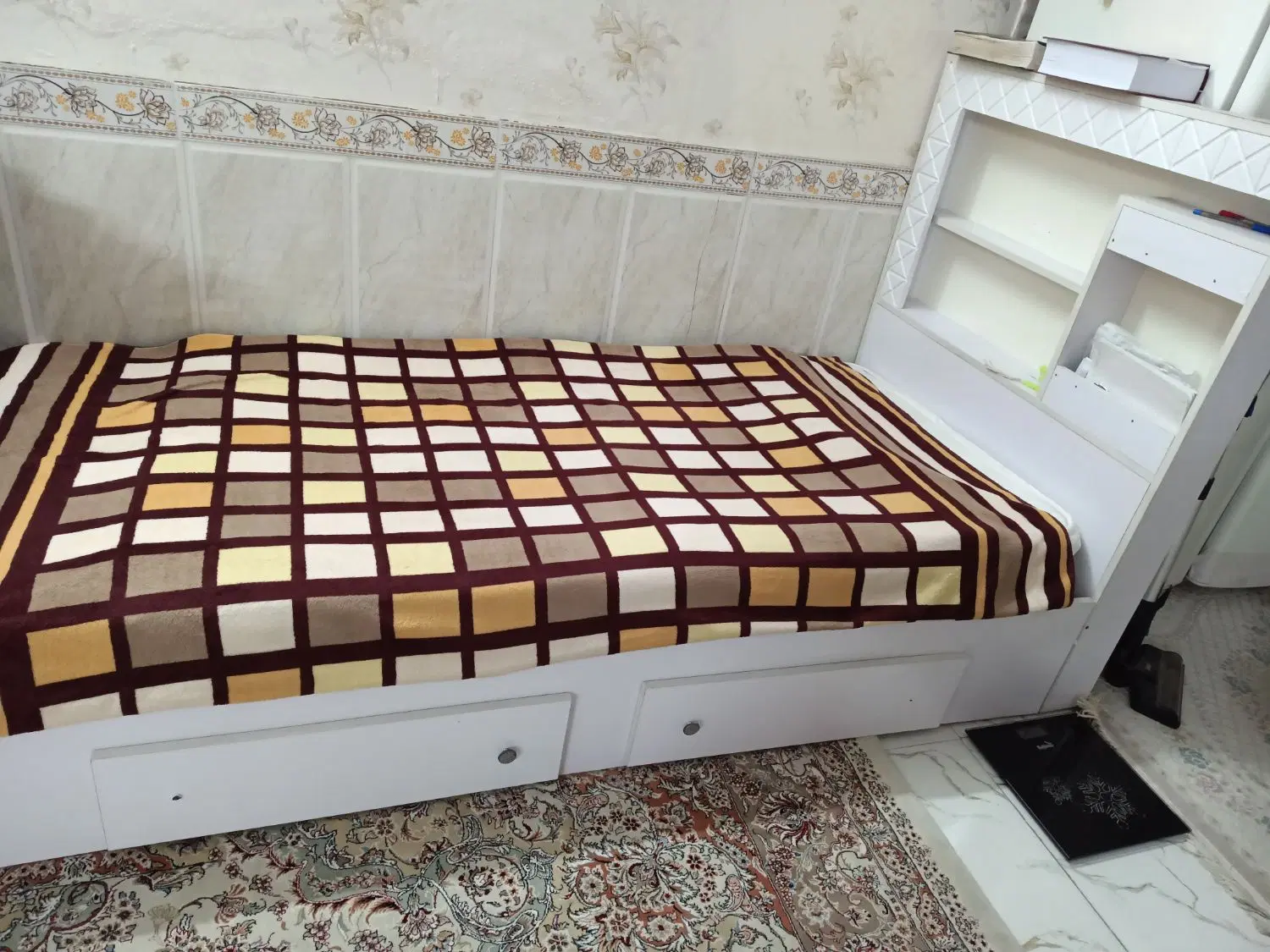 تخت|تخت و سرویس خواب|آفتاب, |دیوار