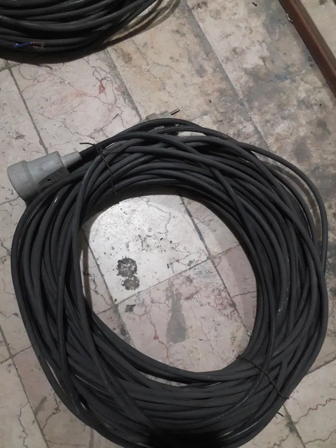 کابل برق|مصالح و تجهیزات ساختمان|برخوار, |دیوار