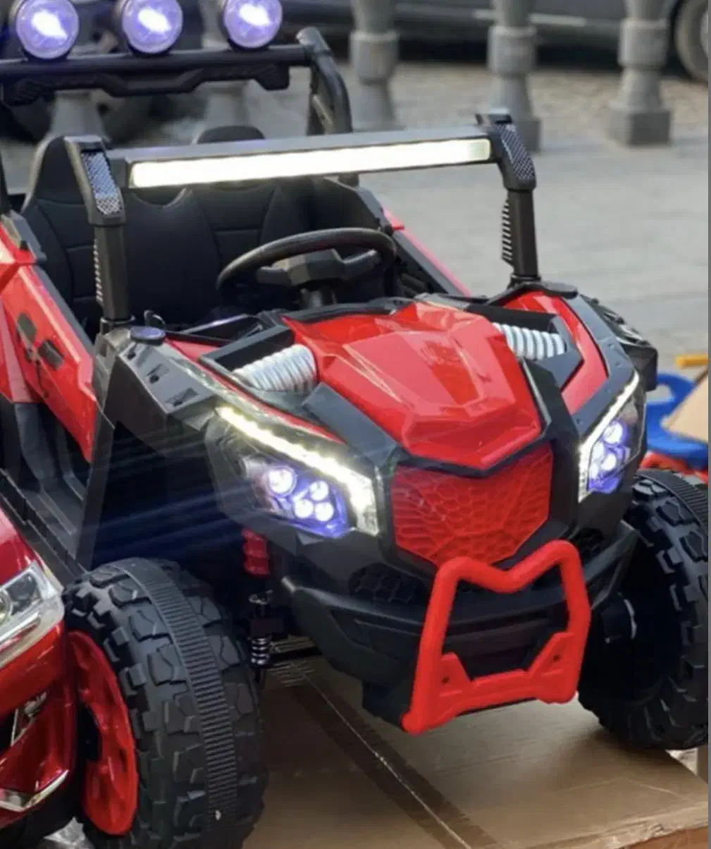 ماشین شارژی افرود ۵موتوره دونفره سوییچی باپرژکتور|اسباببازی بچه|تهران, بازار|دیوار