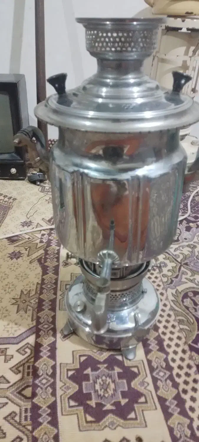 سماورنفتی قدیمی نو|کلکسیون اشیاء عتیقه|شهرکرد, |دیوار