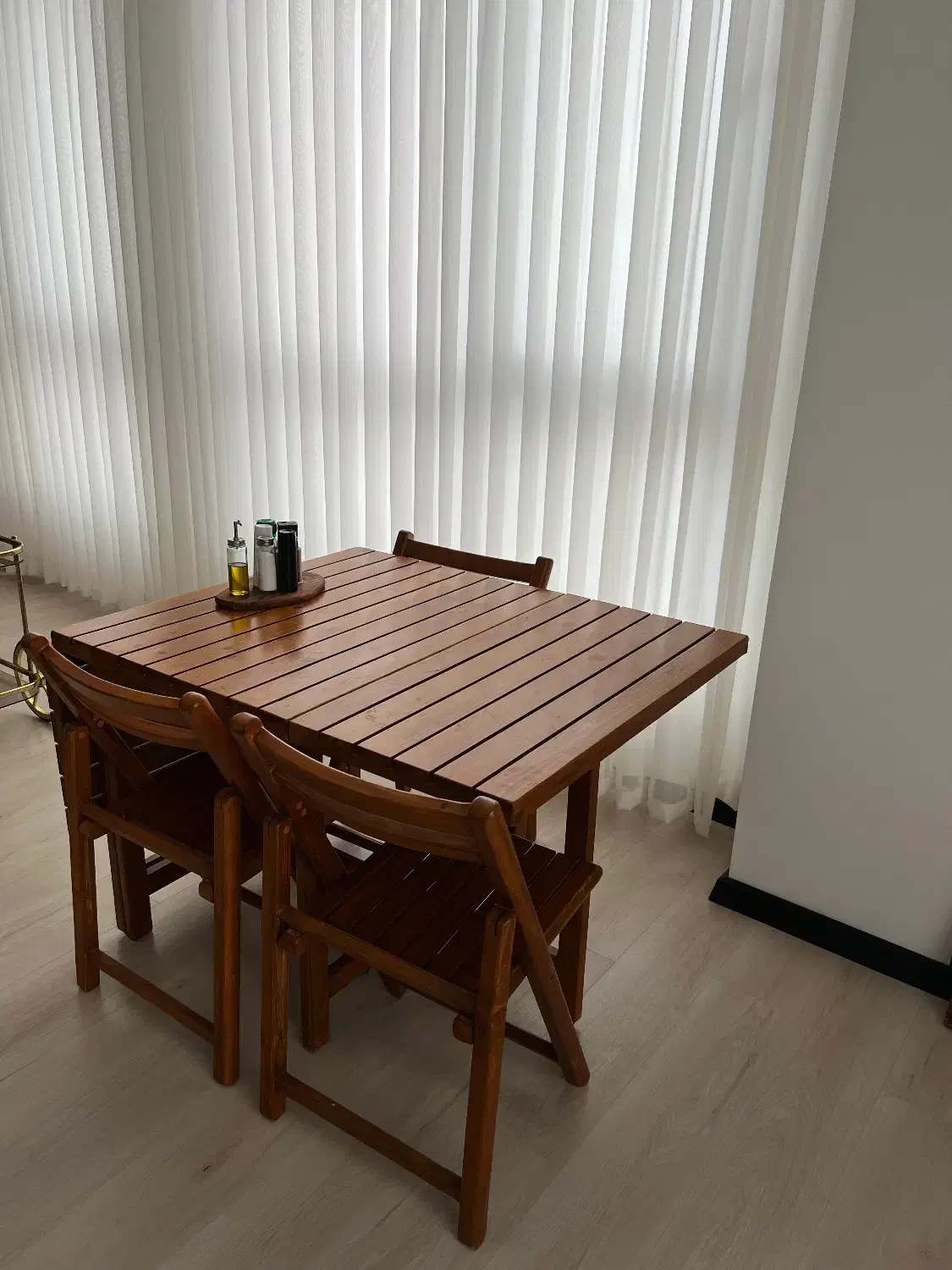 میز تاشو 2 به ۴ به ۶ تمام چوب|میز و صندلی غذاخوری|رشت, گلسار|دیوار