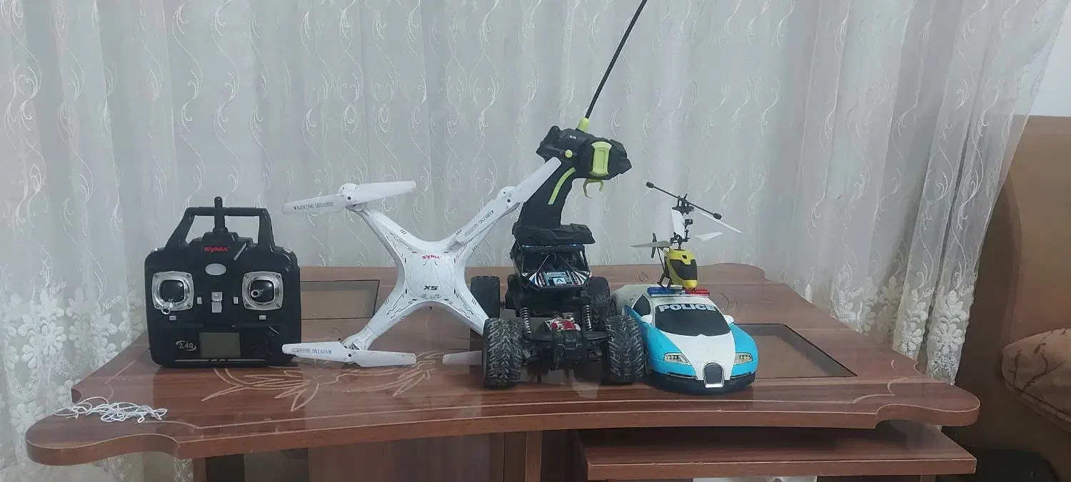 اسباب بازی|اسباب‌‌بازی|زبرخان, |دیوار