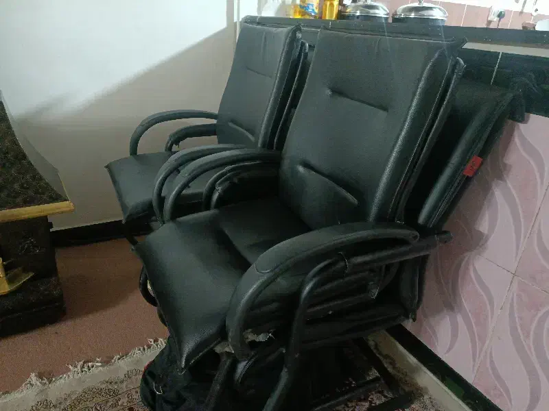 4 عدد صندلی درجه یک که اکبندش دونه ای چهار ملیونه|مبلمان اداری|کوهدشت, |دیوار