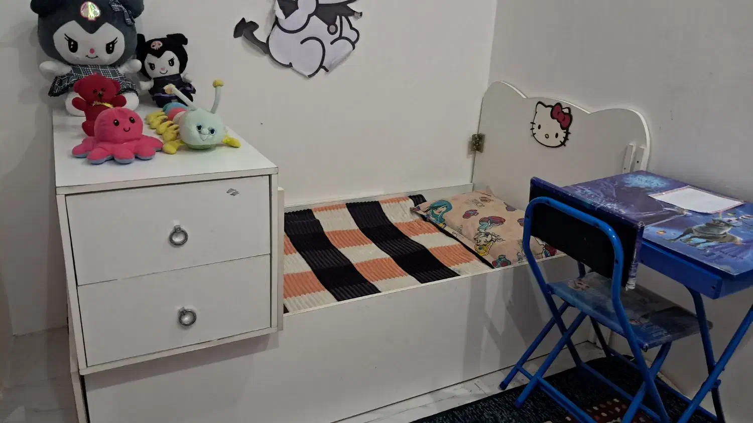 تخت وکمدویترین تشک رویال|اسباب و اثاث بچه|قزوین, |دیوار