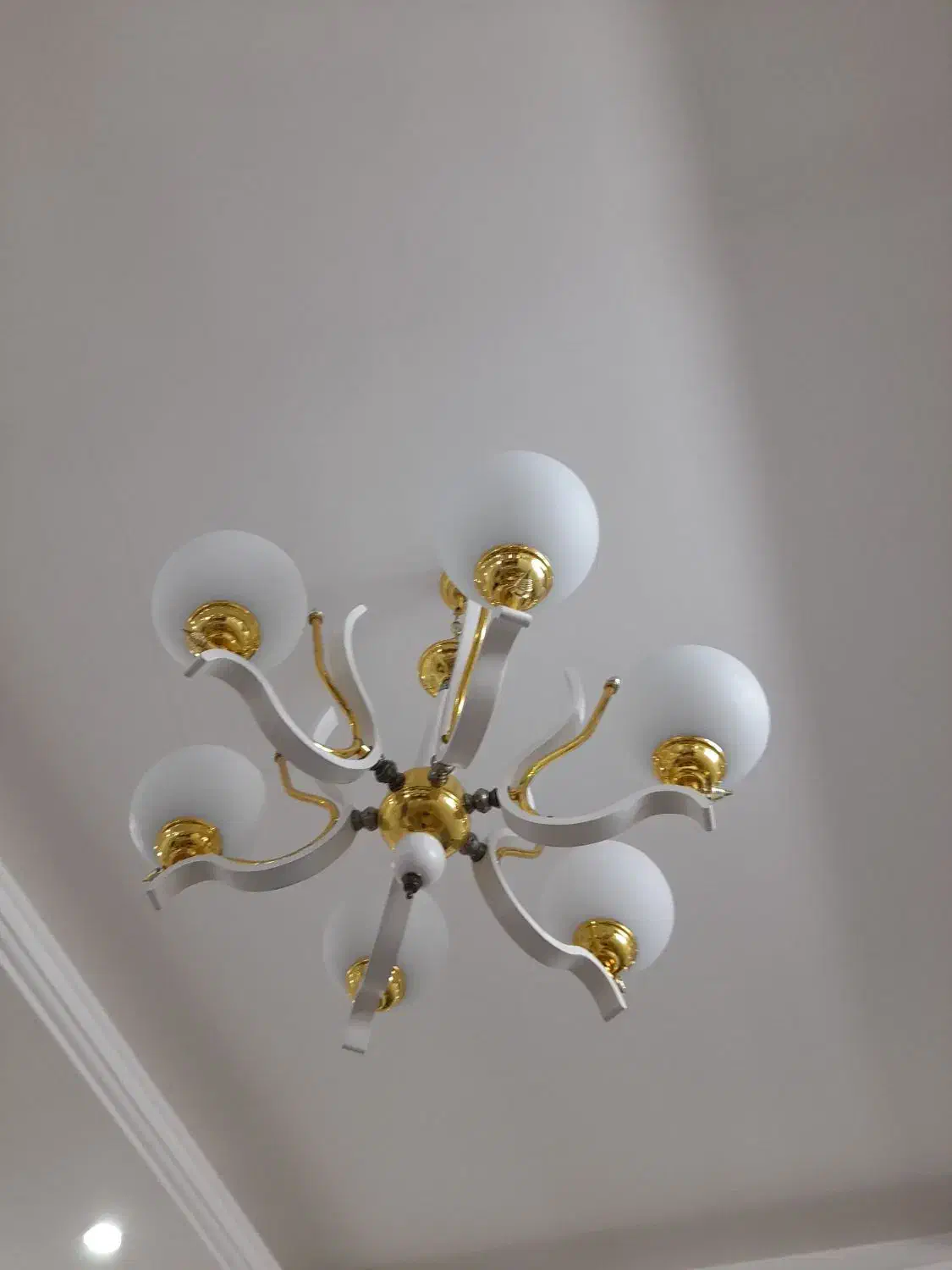 لوستر شش شعله درحدنو|لوستر و چراغ آویز|قم, حقیقت|دیوار