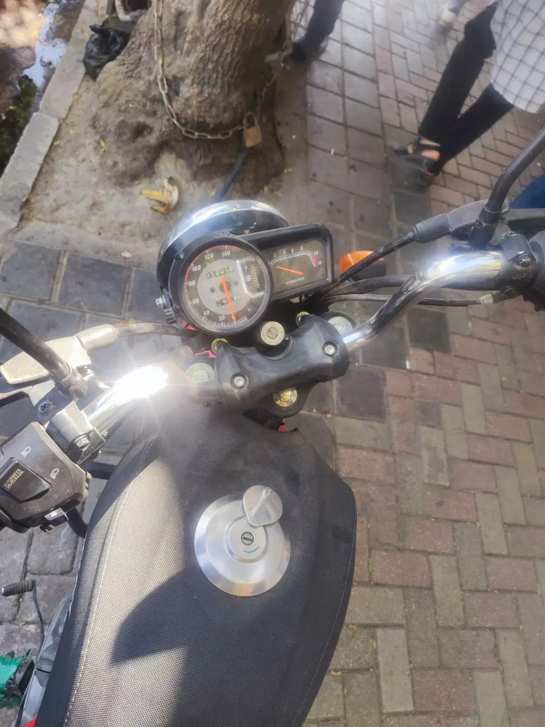 موتور کی وی|موتورسیکلت|تویسرکان, |دیوار