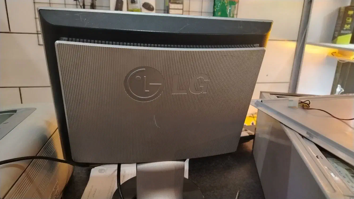 مانیتور ال سی دی 15 اینچ ال جی|قطعات و لوازم جانبی رایانه|نجفآباد, یزدانشهر|دیوار