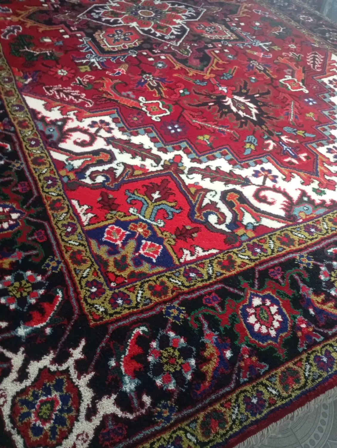 فروش فرش دستباف هریس تاجری پرداخت شده|فرش|ورزقان, |دیوار