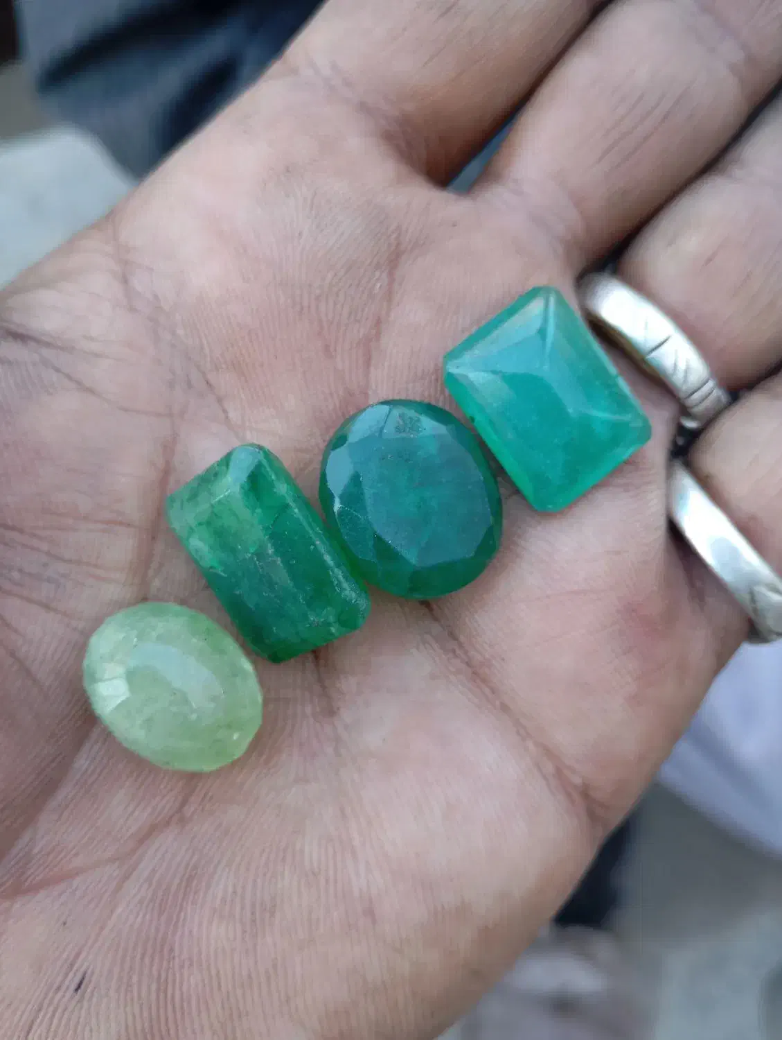 یاقوت معدنی زمرد ذغال دار بابا قوری طبیعی و مهره|جواهرات|زابل, |دیوار