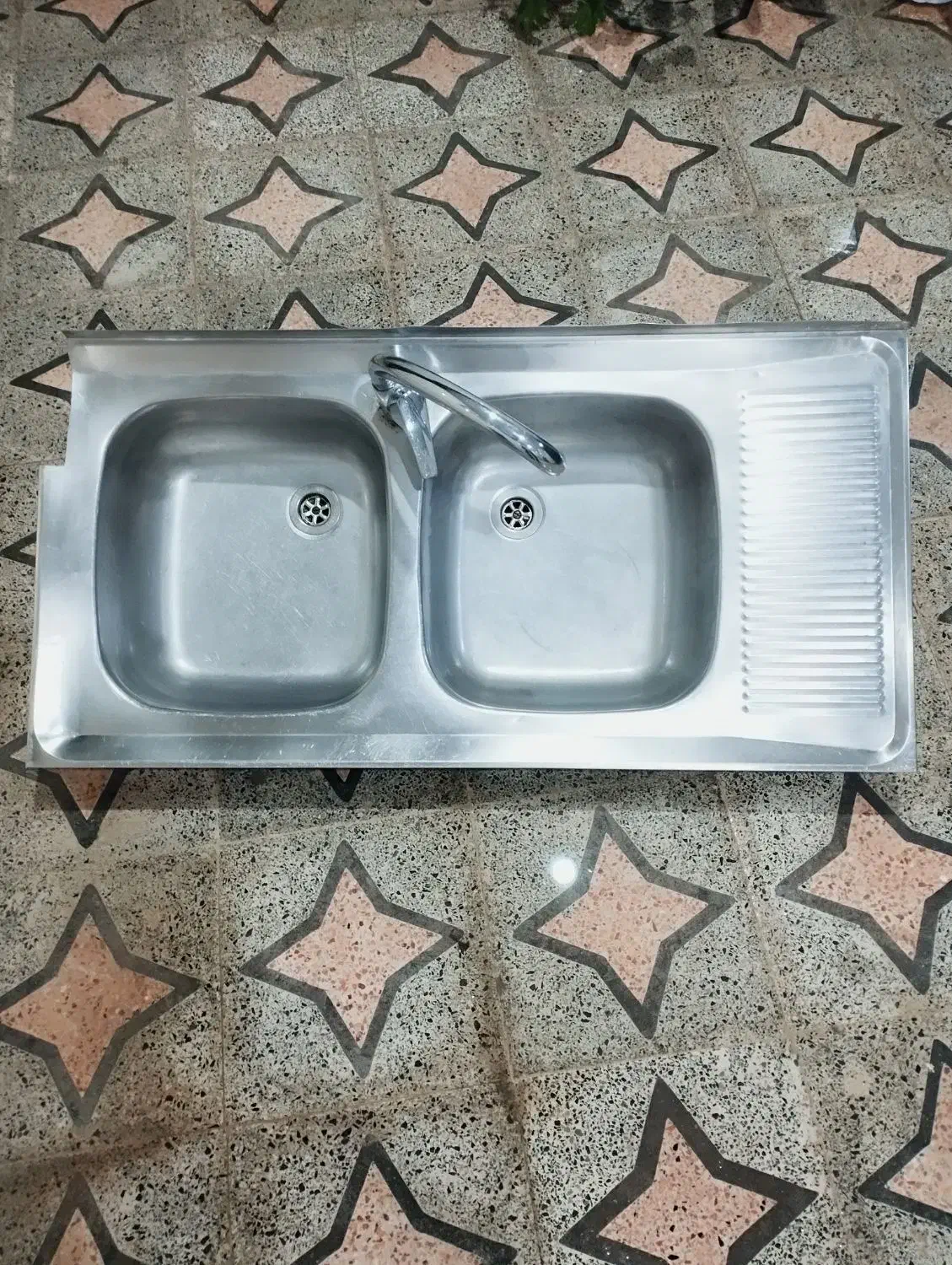 سینک دو قلو با شیر احرمی|مصالح و تجهیزات ساختمان|صومعه‌سرا, |دیوار