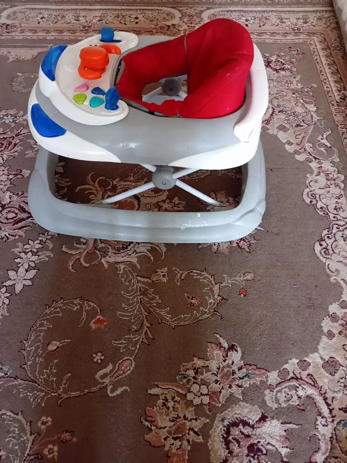 گهواره و روروک|اسباب و اثاث بچه|خرم‌آباد, |دیوار