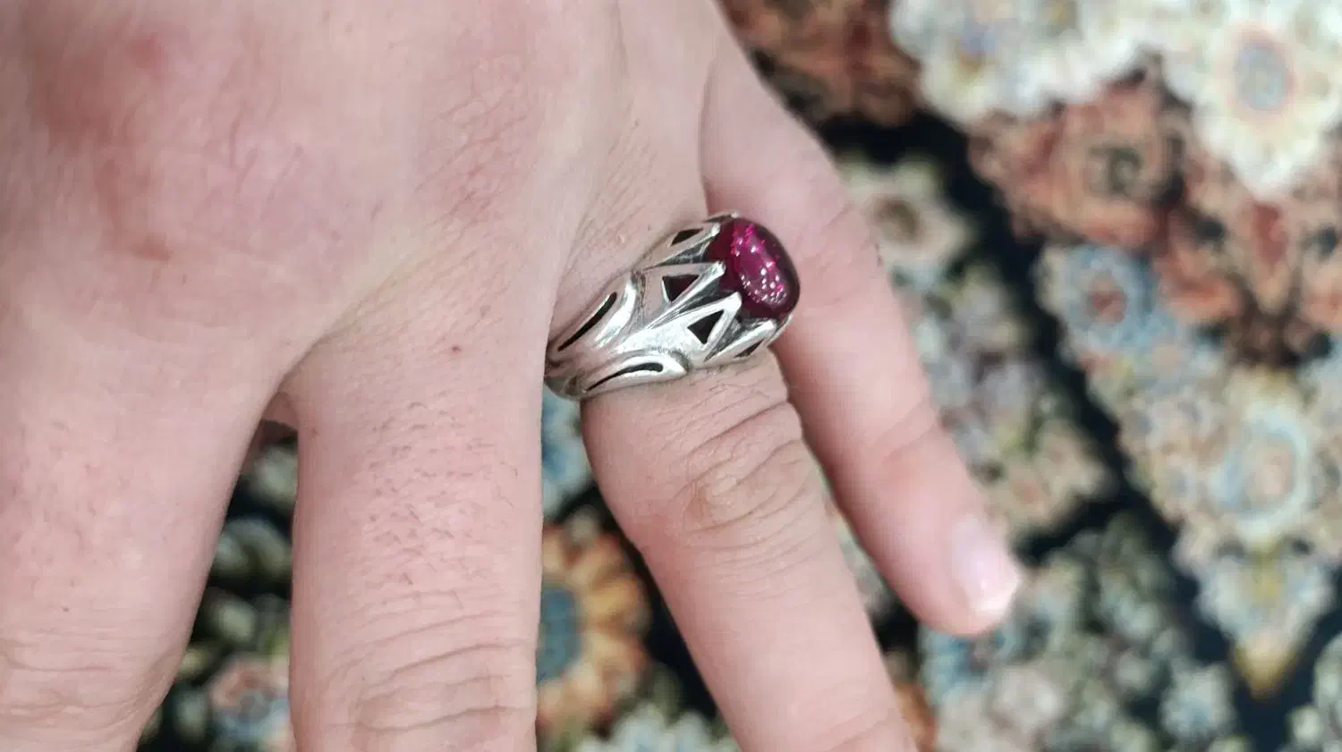 نگشتر یاقوت سرخ|جواهرات|رباط‌کریم, کیکاور|دیوار